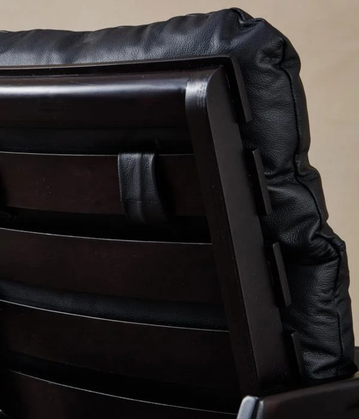 MITTE ARMCHAIR LEATHER BLACK