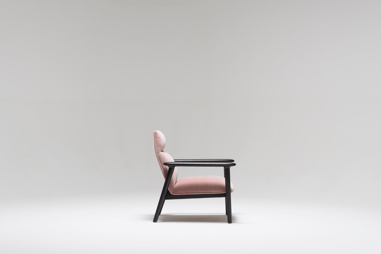 Uriah Lounge Chair - Midback